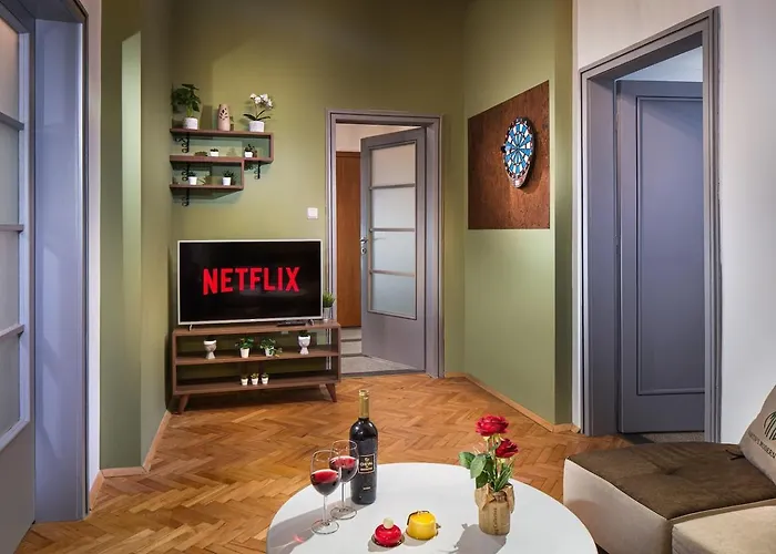 דירה Free Parking And Parliament Is 1 Step Away *